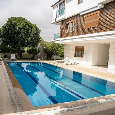 Lara Breeze Homes